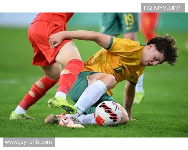 昔日绿茵英雄重返赛场足球退役球星重聚再战激情岁月