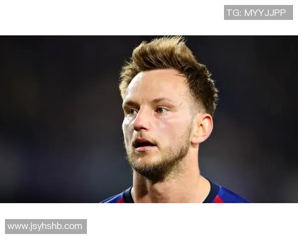 球星同款帅气足球短发造型推荐展现运动魅力与时尚风格 球星同款帅气足球短发造型推荐展现运动魅力与时尚风格